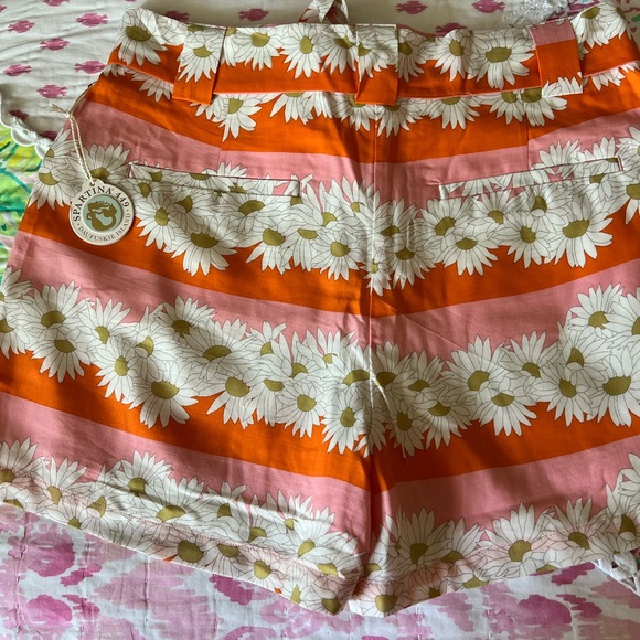 Spartina 449 Aria Short NWT in Audubon Daisy print size 10 - Picture 2 of 3